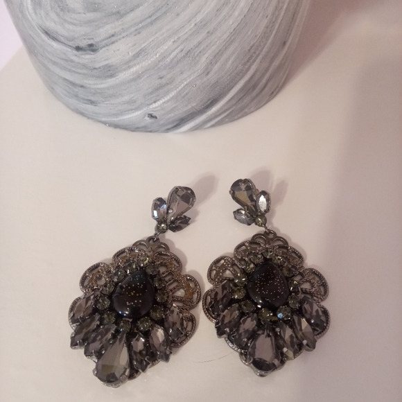 Black Stone Earrings - Picture 2 of 2